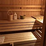 Halte Guest house *